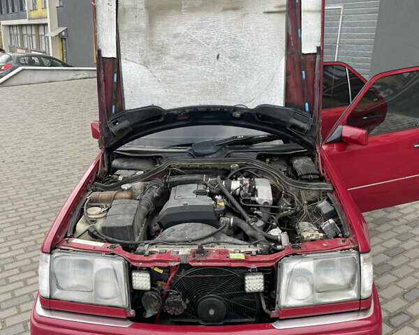 Красный Мерседес Е-Класс, объемом двигателя 2.2 л и пробегом 448 тыс. км за 4150 $, фото 20 на Automoto.ua