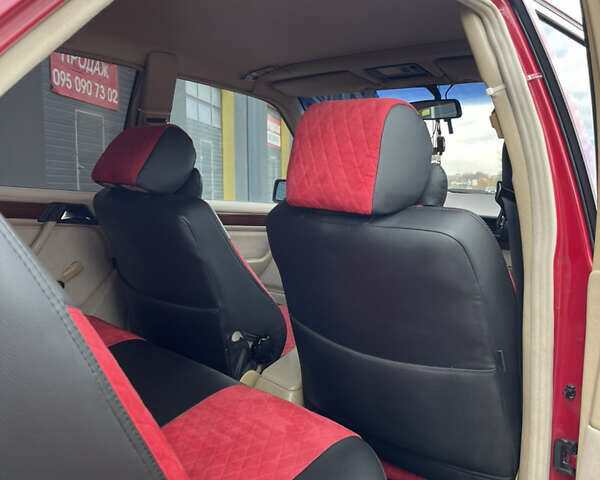 Красный Мерседес Е-Класс, объемом двигателя 2.2 л и пробегом 448 тыс. км за 4150 $, фото 11 на Automoto.ua