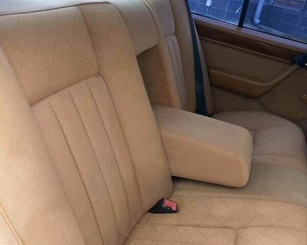 Червоний Мерседес Е-Клас, об'ємом двигуна 2 л та пробігом 343 тис. км за 3000 $, фото 16 на Automoto.ua