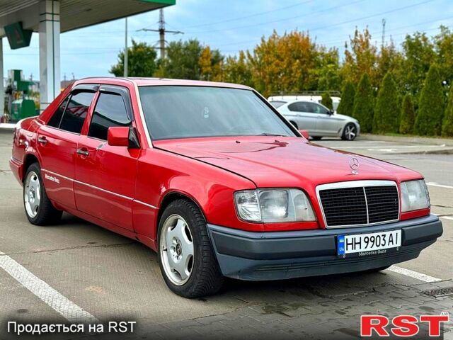 Красный Мерседес Е-Класс, объемом двигателя 2.8 л и пробегом 402 тыс. км за 3500 $, фото 4 на Automoto.ua