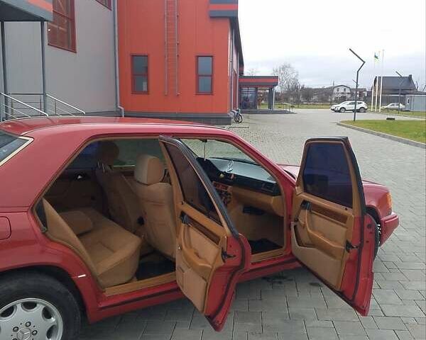 Червоний Мерседес Е-Клас, об'ємом двигуна 2 л та пробігом 343 тис. км за 3000 $, фото 8 на Automoto.ua