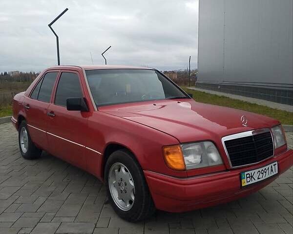 Червоний Мерседес Е-Клас, об'ємом двигуна 2 л та пробігом 343 тис. км за 3000 $, фото 5 на Automoto.ua