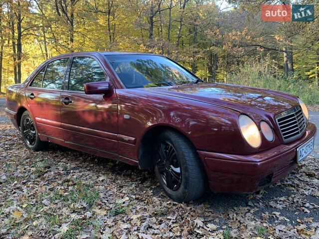 Мерседес Е-Класс 1996 в Киверцы на Automoto.ua Красный Мерседес Е-Класс, объемом двигателя 2 л и пробегом 370 тыс. км за 2600 $, фото 6 на Automoto.ua