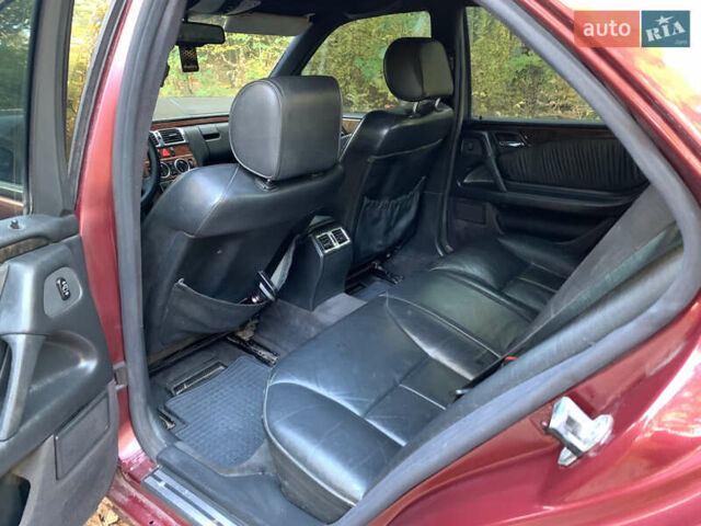 Мерседес Е-Класс 1996 в Киверцы на Automoto.ua Красный Мерседес Е-Класс, объемом двигателя 2 л и пробегом 370 тыс. км за 2600 $, фото 13 на Automoto.ua