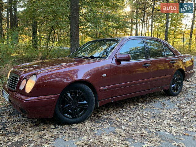 Мерседес Е-Класс 1996 в Киверцы на Automoto.ua Красный Мерседес Е-Класс, объемом двигателя 2 л и пробегом 370 тыс. км за 2600 $, фото 8 на Automoto.ua