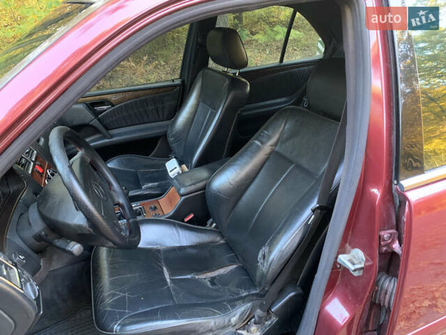 Мерседес Е-Класс 1996 в Киверцы на Automoto.ua Красный Мерседес Е-Класс, объемом двигателя 2 л и пробегом 370 тыс. км за 2600 $, фото 14 на Automoto.ua