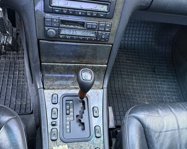 Красный Мерседес Е-Класс, объемом двигателя 4.2 л и пробегом 370 тыс. км за 3599 $, фото 10 на Automoto.ua