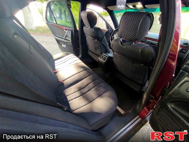 Красный Мерседес Е-Класс, объемом двигателя 2 л и пробегом 260 тыс. км за 4000 $, фото 4 на Automoto.ua