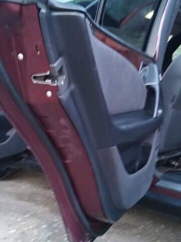 Красный Мерседес Е-Класс, объемом двигателя 2 л и пробегом 300 тыс. км за 3800 $, фото 25 на Automoto.ua