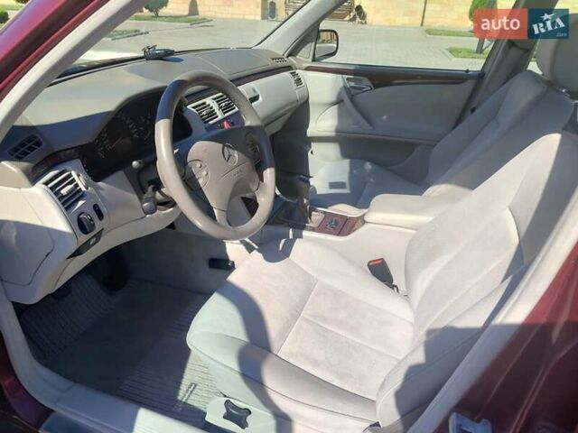 Мерседес Е-Класс 1999 в Измаиле на Automoto.ua Красный Мерседес Е-Класс, объемом двигателя 2.2 л и пробегом 156 тыс. км за 7100 $, фото 16 на Automoto.ua