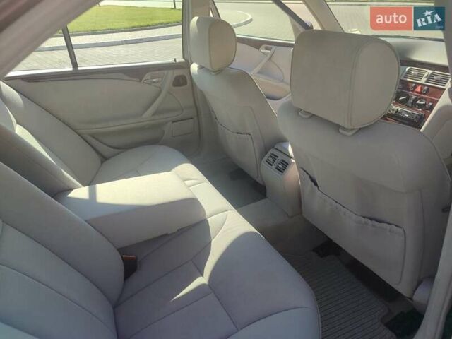 Мерседес Е-Класс 1999 в Измаиле на Automoto.ua Красный Мерседес Е-Класс, объемом двигателя 2.2 л и пробегом 156 тыс. км за 7100 $, фото 19 на Automoto.ua