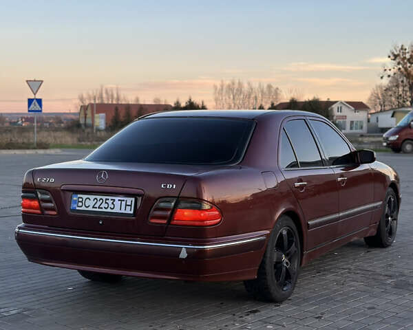 Красный Мерседес Е-Класс, объемом двигателя 2.7 л и пробегом 431 тыс. км за 4350 $, фото 3 на Automoto.ua