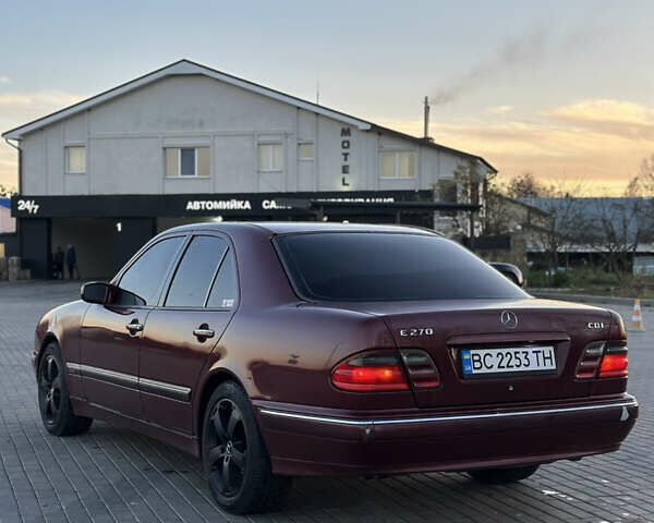 Красный Мерседес Е-Класс, объемом двигателя 2.7 л и пробегом 431 тыс. км за 4350 $, фото 5 на Automoto.ua