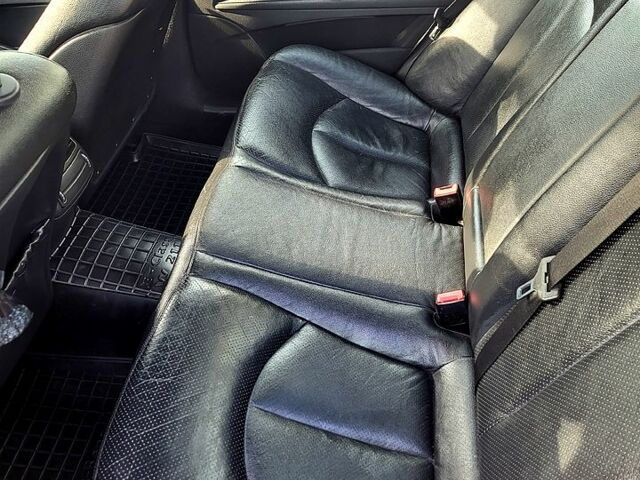 Красный Мерседес Е-Класс, объемом двигателя 1.8 л и пробегом 247 тыс. км за 6200 $, фото 9 на Automoto.ua