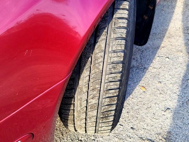 Красный Мерседес Е-Класс, объемом двигателя 1.8 л и пробегом 247 тыс. км за 6200 $, фото 5 на Automoto.ua