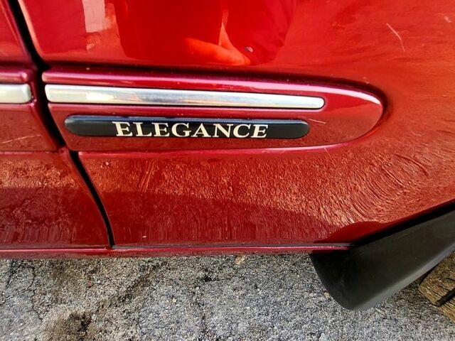 Красный Мерседес Е-Класс, объемом двигателя 1.8 л и пробегом 247 тыс. км за 6200 $, фото 4 на Automoto.ua