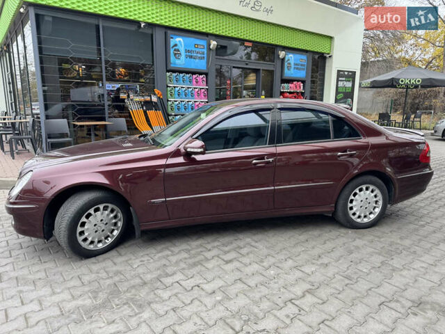 Красный Мерседес Е-Класс, объемом двигателя 1.8 л и пробегом 203 тыс. км за 7700 $, фото 1 на Automoto.ua