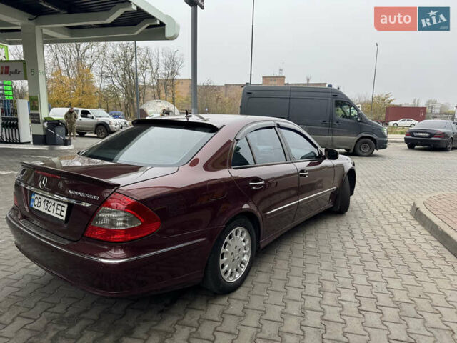 Красный Мерседес Е-Класс, объемом двигателя 1.8 л и пробегом 203 тыс. км за 7700 $, фото 3 на Automoto.ua