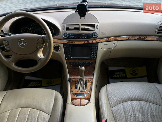 Мерседес Е-Класс 2007 в Мукачеве на Automoto.ua Красный Мерседес Е-Класс, объемом двигателя 3 л и пробегом 403 тыс. км за 7500 $, фото 8 на Automoto.ua