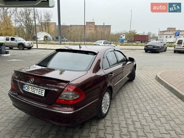 Красный Мерседес Е-Класс, объемом двигателя 1.8 л и пробегом 203 тыс. км за 7700 $, фото 4 на Automoto.ua