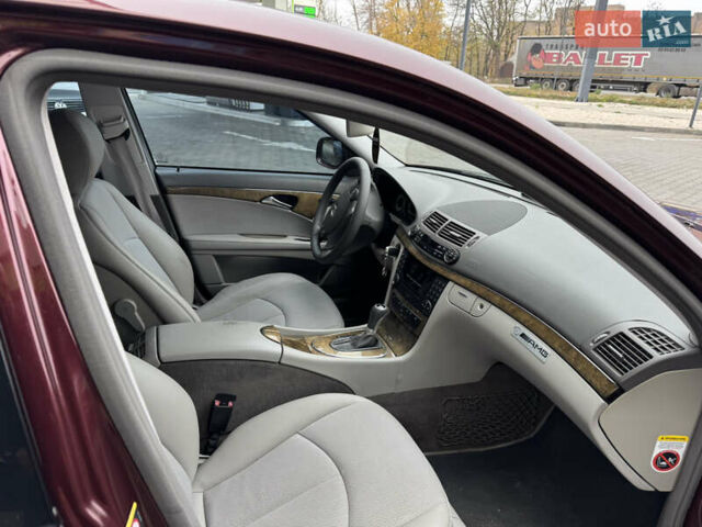 Красный Мерседес Е-Класс, объемом двигателя 1.8 л и пробегом 203 тыс. км за 7700 $, фото 10 на Automoto.ua