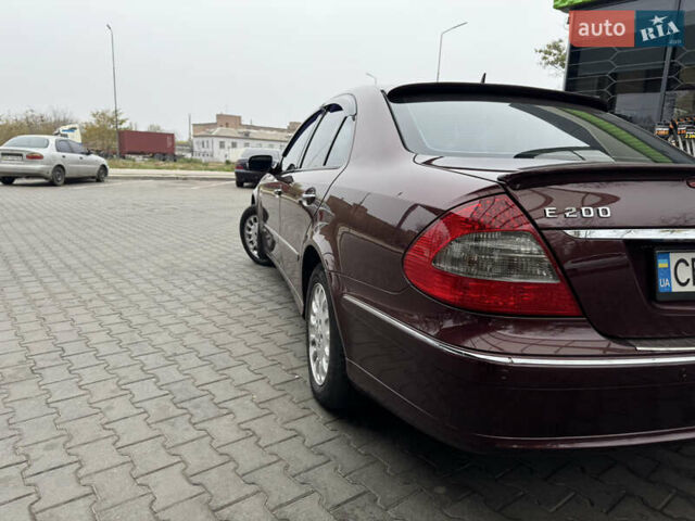 Красный Мерседес Е-Класс, объемом двигателя 1.8 л и пробегом 203 тыс. км за 7700 $, фото 7 на Automoto.ua