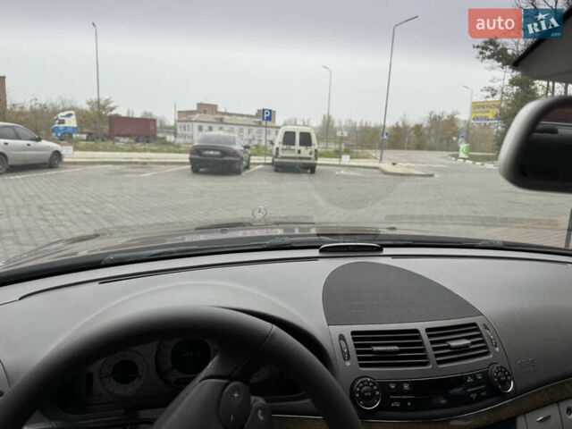 Красный Мерседес Е-Класс, объемом двигателя 1.8 л и пробегом 203 тыс. км за 7700 $, фото 14 на Automoto.ua