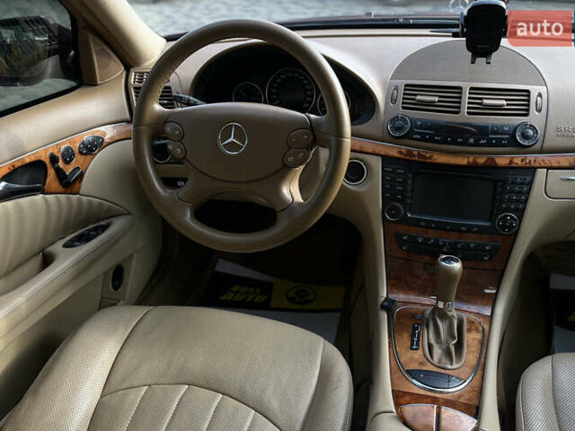 Мерседес Е-Класс 2007 в Мукачеве на Automoto.ua Красный Мерседес Е-Класс, объемом двигателя 3 л и пробегом 403 тыс. км за 7500 $, фото 20 на Automoto.ua