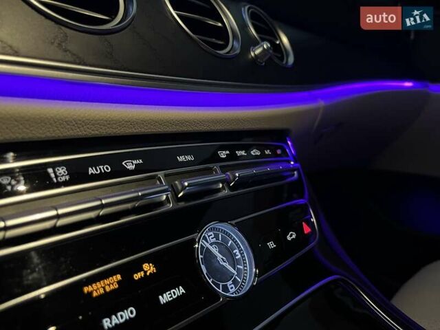 Красный Мерседес Е-Класс, объемом двигателя 1.99 л и пробегом 45 тыс. км за 25999 $, фото 28 на Automoto.ua