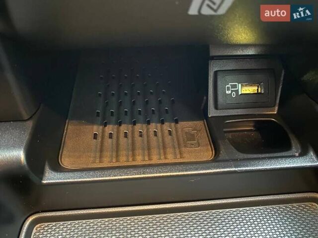 Красный Мерседес Е-Класс, объемом двигателя 1.99 л и пробегом 41 тыс. км за 30500 $, фото 18 на Automoto.ua