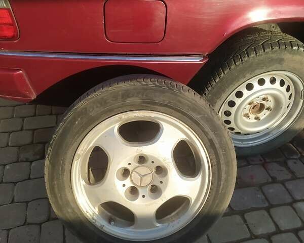 Красный Мерседес Е-Класс, объемом двигателя 2.5 л и пробегом 411 тыс. км за 3500 $, фото 1 на Automoto.ua