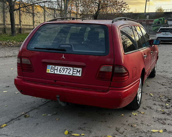 Красный Мерседес Е-Класс, объемом двигателя 2.3 л и пробегом 227 тыс. км за 2700 $, фото 5 на Automoto.ua