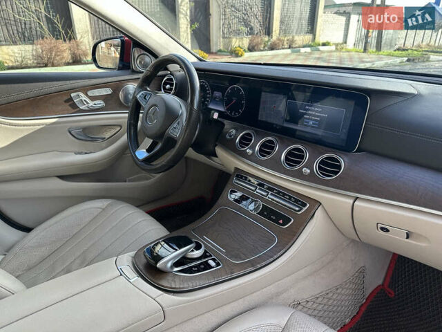 Красный Мерседес Е-Класс, объемом двигателя 1.95 л и пробегом 176 тыс. км за 40000 $, фото 29 на Automoto.ua