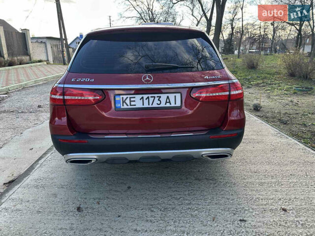Красный Мерседес Е-Класс, объемом двигателя 1.95 л и пробегом 176 тыс. км за 40000 $, фото 5 на Automoto.ua