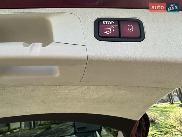 Красный Мерседес Е-Класс, объемом двигателя 1.95 л и пробегом 176 тыс. км за 40000 $, фото 40 на Automoto.ua