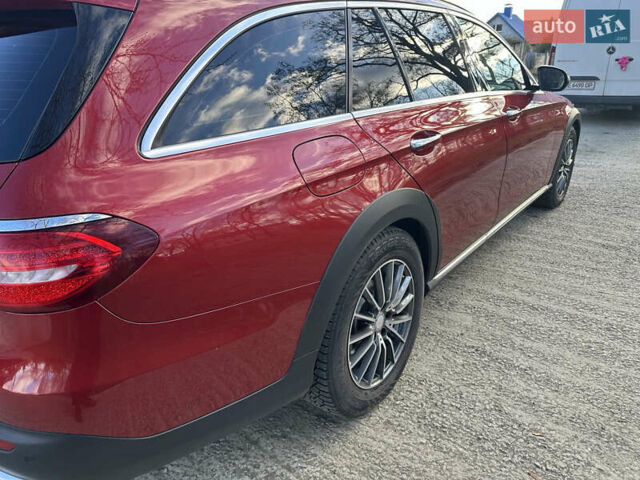 Красный Мерседес Е-Класс, объемом двигателя 1.95 л и пробегом 176 тыс. км за 40000 $, фото 4 на Automoto.ua