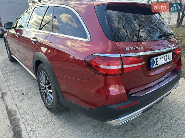 Красный Мерседес Е-Класс, объемом двигателя 1.95 л и пробегом 176 тыс. км за 40000 $, фото 6 на Automoto.ua