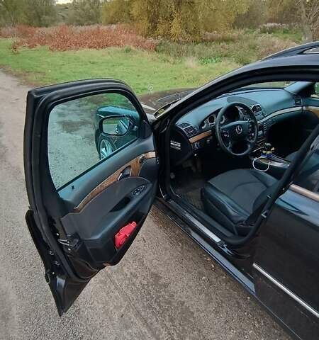 Мерседес Е-Класс, объемом двигателя 2.2 л и пробегом 413 тыс. км за 9500 $, фото 4 на Automoto.ua