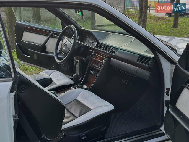 Мерседес Е-Класс, объемом двигателя 2 л и пробегом 470 тыс. км за 3390 $, фото 26 на Automoto.ua