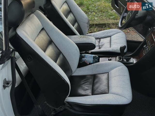 Мерседес Е-Класс, объемом двигателя 2 л и пробегом 470 тыс. км за 3390 $, фото 29 на Automoto.ua