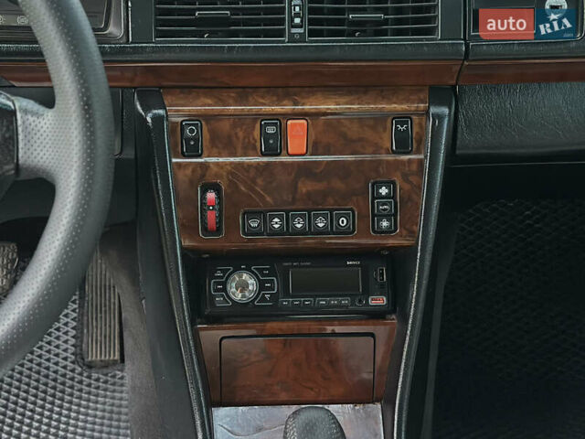 Мерседес Е-Класс, объемом двигателя 2 л и пробегом 470 тыс. км за 3390 $, фото 22 на Automoto.ua