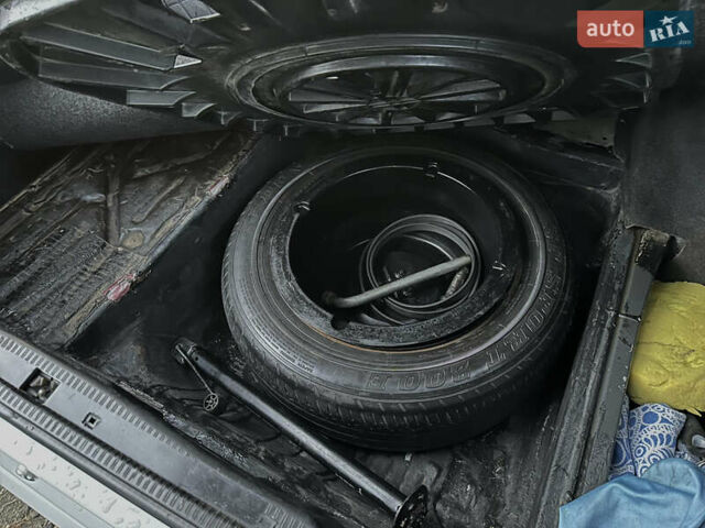 Мерседес Е-Класс, объемом двигателя 2 л и пробегом 470 тыс. км за 3390 $, фото 35 на Automoto.ua