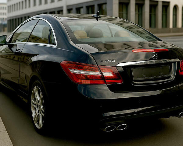 Мерседес Е-Класс, объемом двигателя 0 л и пробегом 210 тыс. км за 13000 $, фото 2 на Automoto.ua