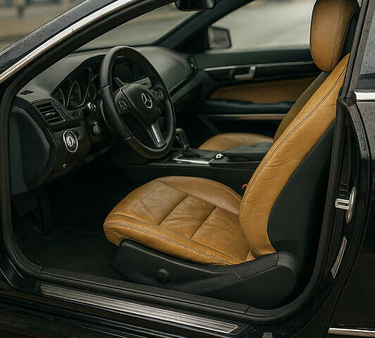 Мерседес Е-Класс, объемом двигателя 0 л и пробегом 210 тыс. км за 13000 $, фото 3 на Automoto.ua