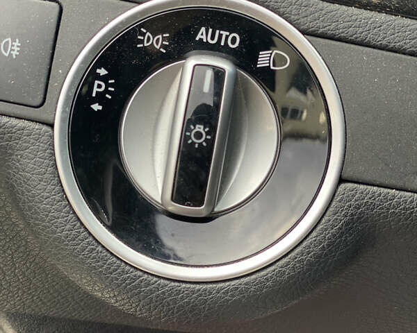 Мерседес Е-Класс, объемом двигателя 3 л и пробегом 61 тыс. км за 19100 $, фото 17 на Automoto.ua