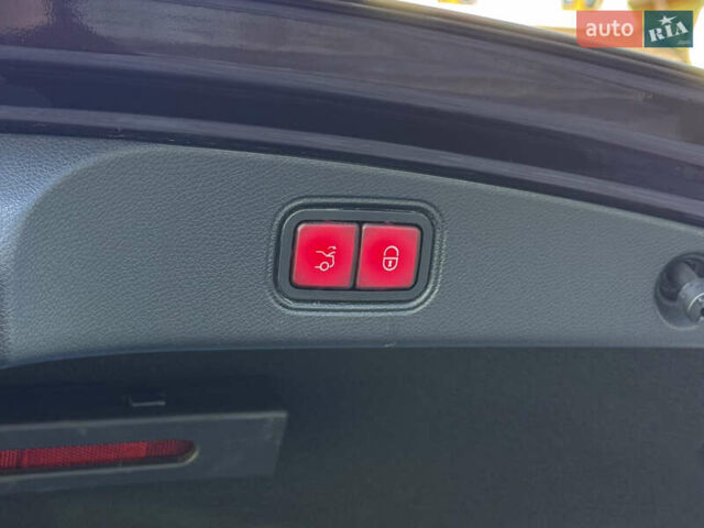 Мерседес Е-Класс, объемом двигателя 3 л и пробегом 175 тыс. км за 41900 $, фото 66 на Automoto.ua