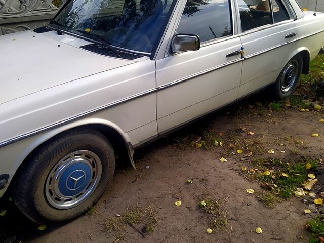 Мерседес Е-Класс, объемом двигателя 2 л и пробегом 52 тыс. км за 2000 $, фото 12 на Automoto.ua