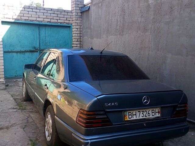 Мерседес Е-Класс, объемом двигателя 2 л и пробегом 336 тыс. км за 1300 $, фото 3 на Automoto.ua