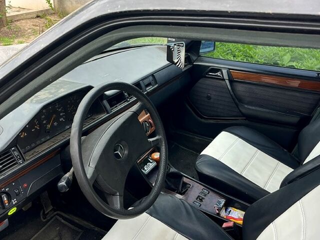 Мерседес Е-Клас, об'ємом двигуна 2.5 л та пробігом 0 тис. км за 2500 $, фото 2 на Automoto.ua