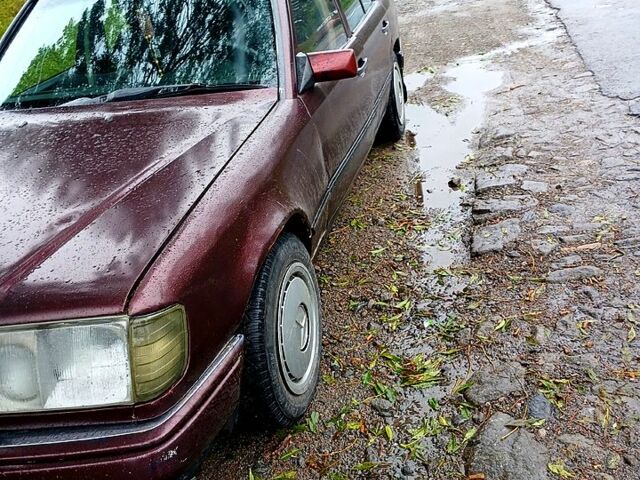 Мерседес Е-Класс, объемом двигателя 2.5 л и пробегом 480 тыс. км за 2000 $, фото 2 на Automoto.ua